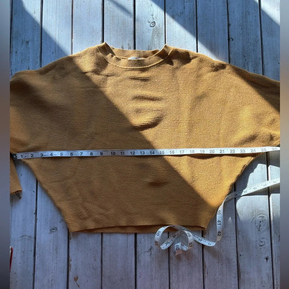 Carmen Marc Valvo | golden | ribbed | batwing | cropped | sweater | top | xs - Picture 10 of 11